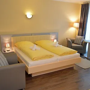 Jeta 3*, Hamburg Germany